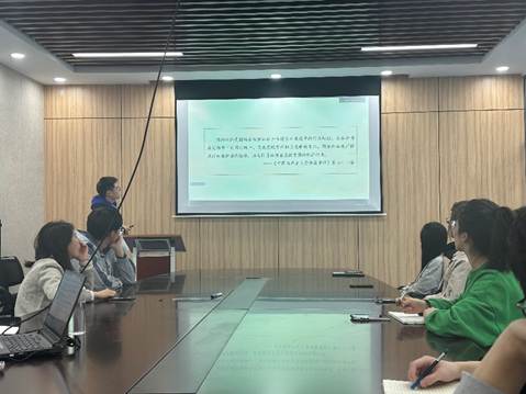 会议室里的人们 AI 生成的内容可能不正确。