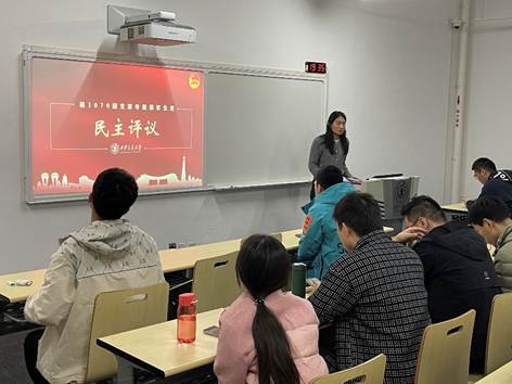 一群人站在桌子边 AI 生成的内容可能不正确。